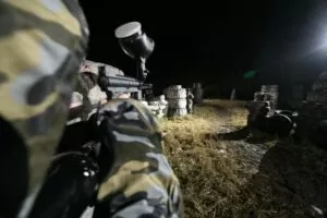 Вечерние игры в пейнтбол в Харькове